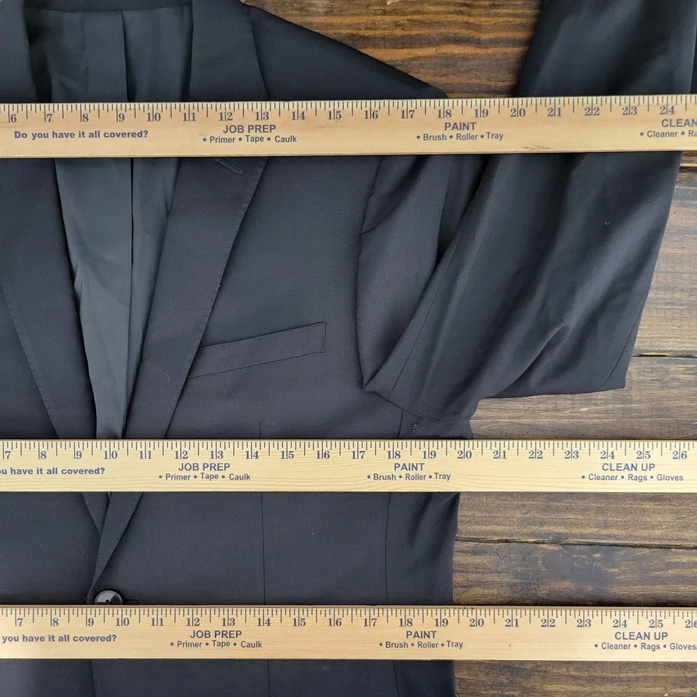 Calvin Klein Men's Sport Coat Blazer Two Button Black Wool Elastane Size 40R‎